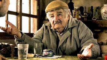curiosità su Pepe Mujica, presidente uruguay, beneficienza, 90%